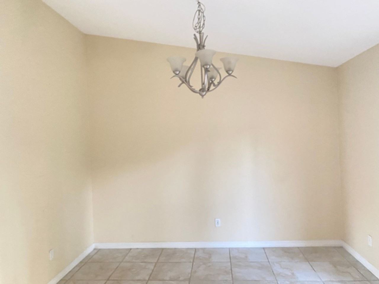 6682 Hemlock Rd - Photo 6 of 15