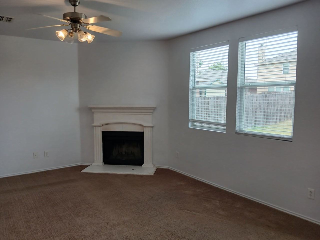 517 Grant Lane - Photo 5 of 40