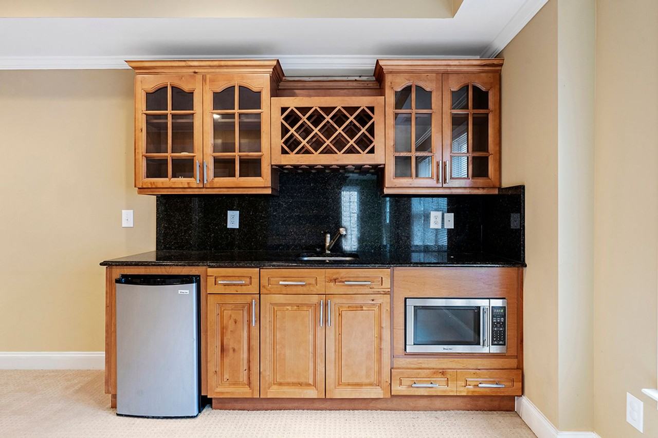 12489 Huntington Trace Ln - Photo 2 of 50