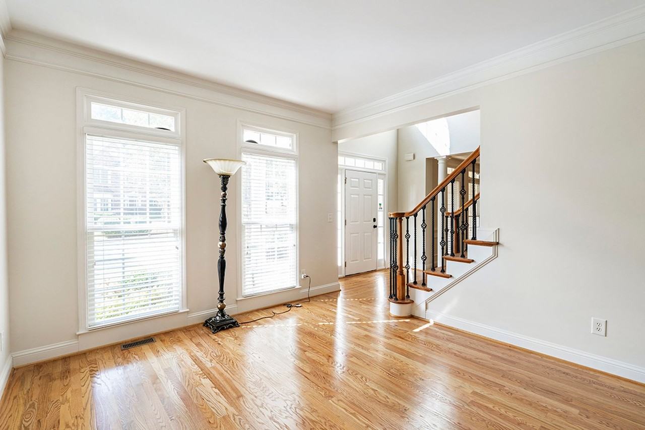 12489 Huntington Trace Ln - Photo 5 of 50