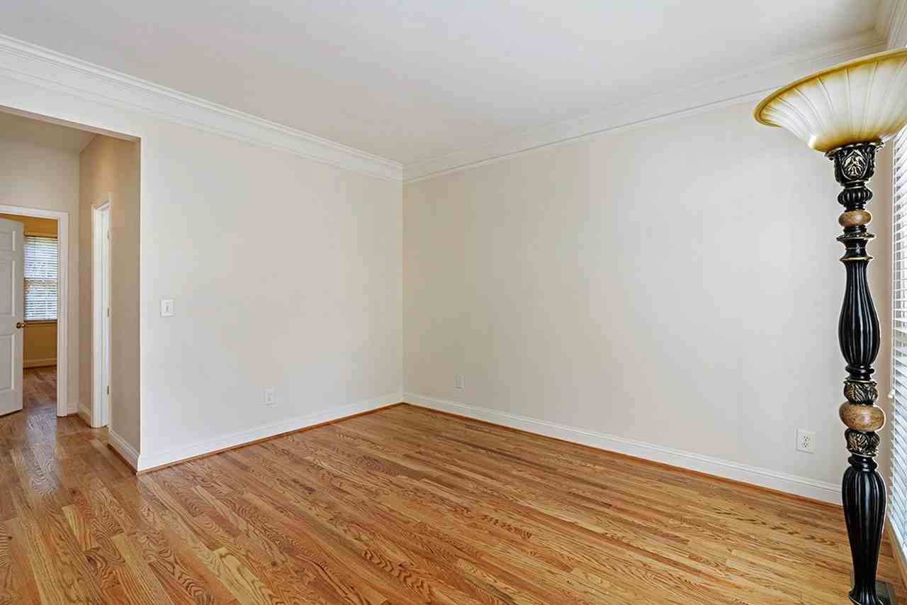 12489 Huntington Trace Ln - Photo 7 of 50