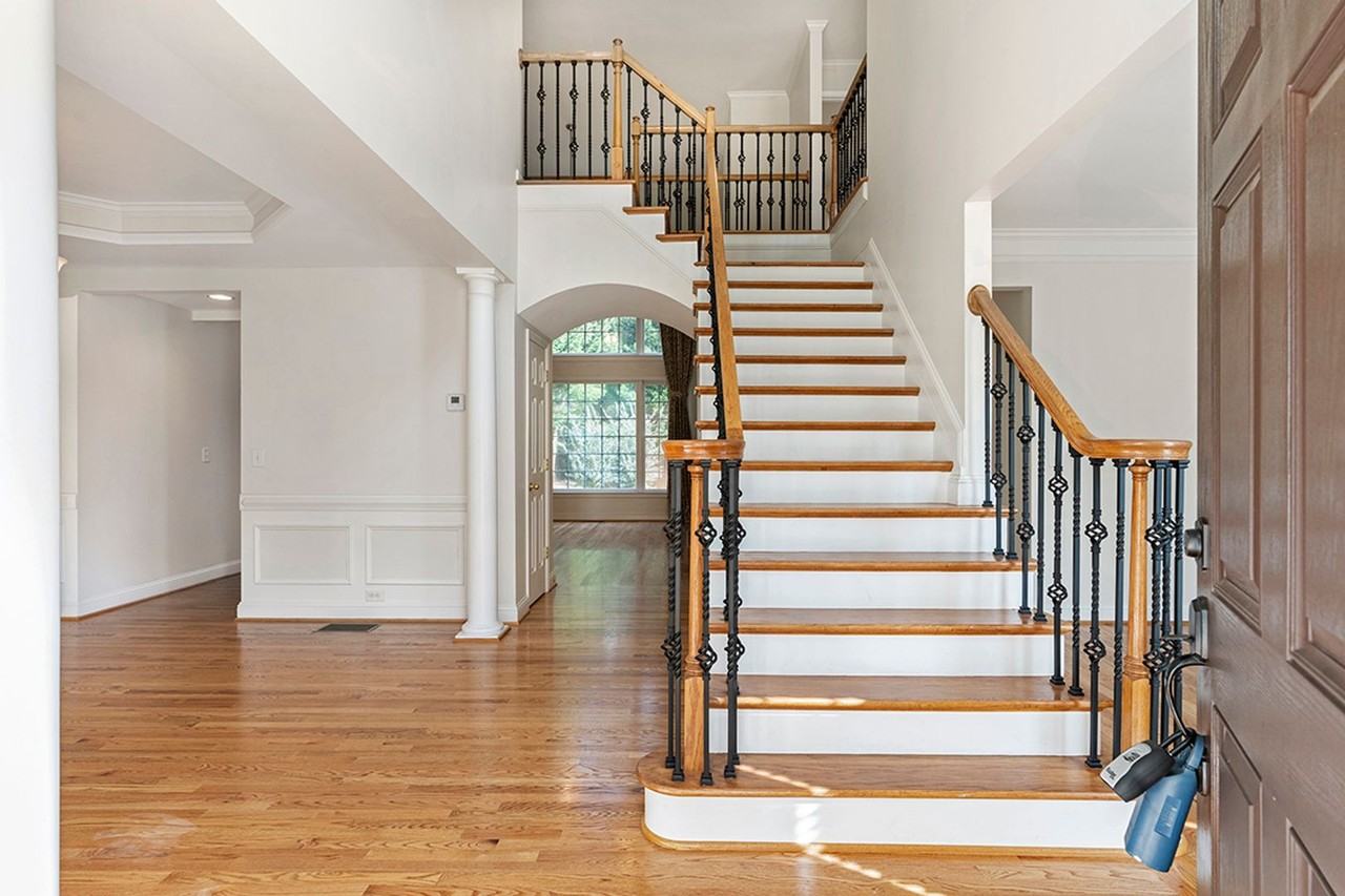 12489 Huntington Trace Ln - Photo 2 of 50