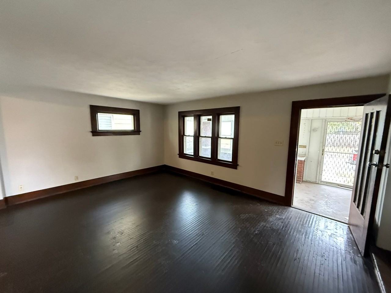 3417 Smith Street - Photo 3 of 11