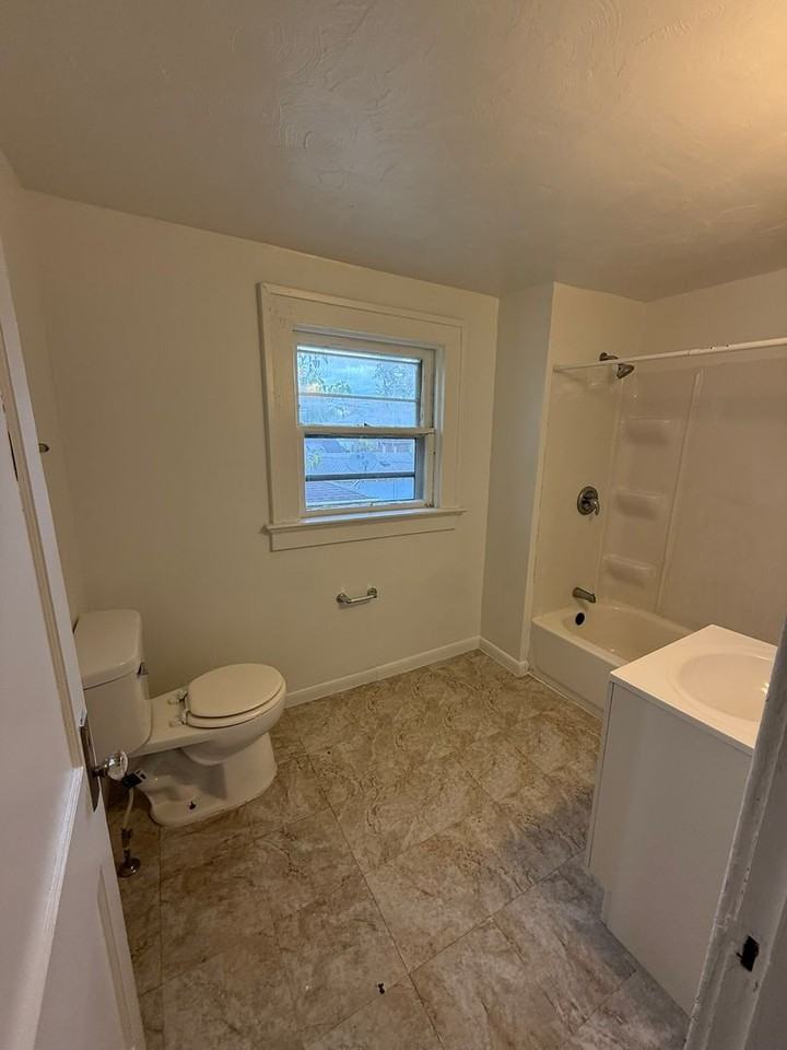 3417 Smith Street - Photo 5 of 11