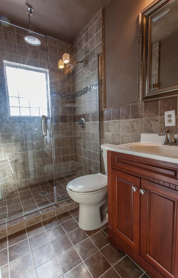 1920 S Kimbrough Ave - Photo 3 of 8