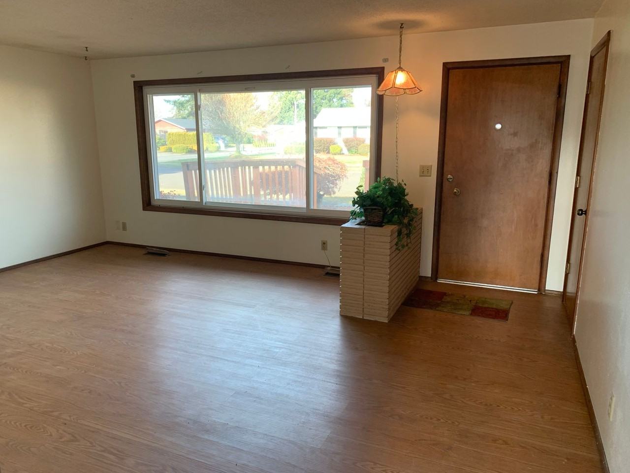 1240 Western Ave - Photo 4 of 13