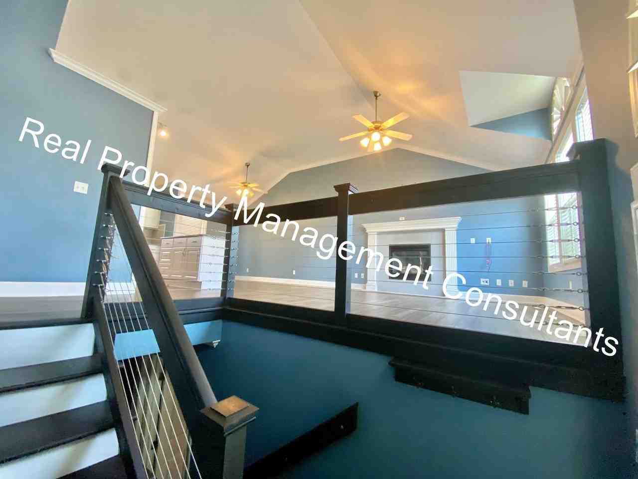 2106 Patti Ln - Photo 2 of 29