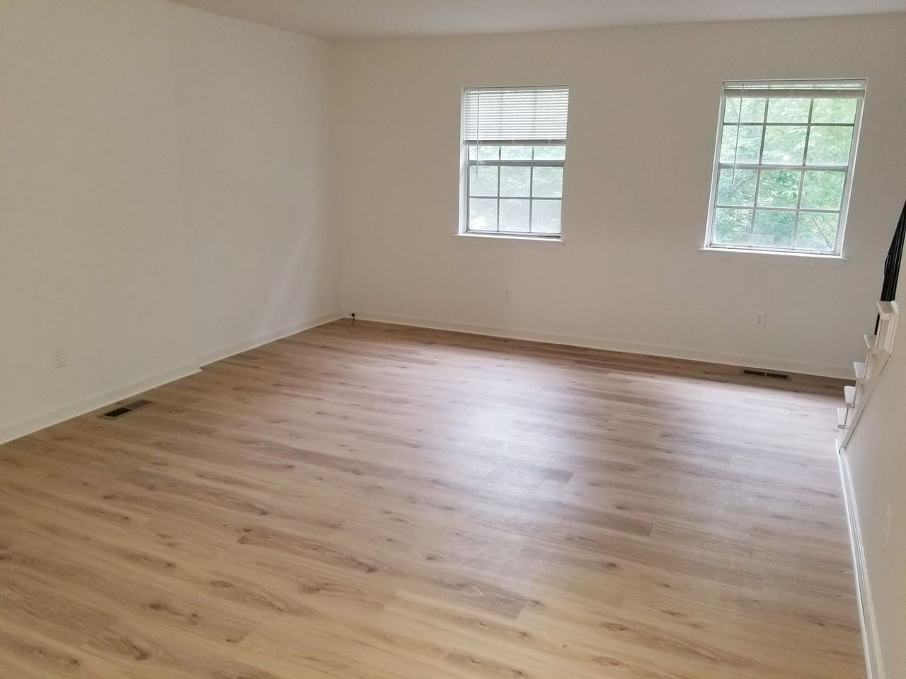 424 W Cadbury Dr - Photo 5 of 18