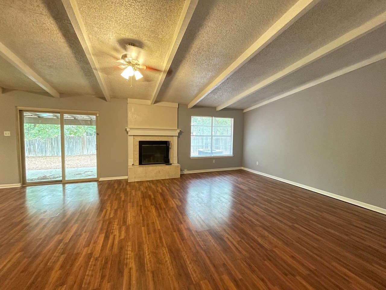 1404 E Vardeman Ave - Photo 2 of 23