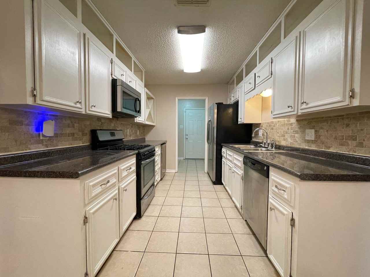 1404 E Vardeman Ave - Photo 6 of 23