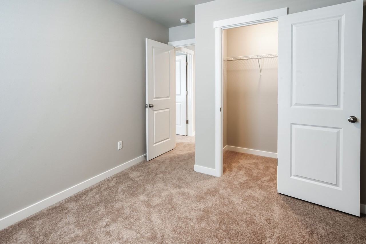 8415 63rd Street Northeast - Photo 6 of 20