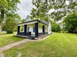 featured image of 1025 N 6th St