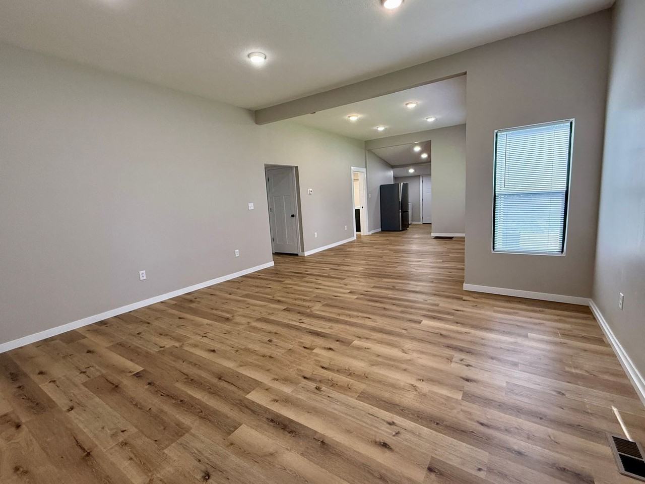 1025 N 6th St - Photo 2 of 21