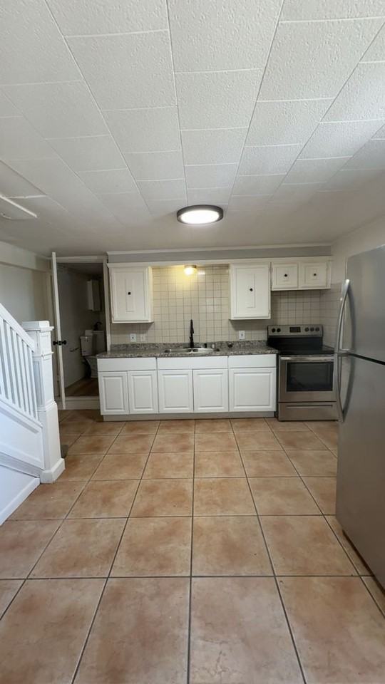 152 Elizabeth - Photo 2 of 14