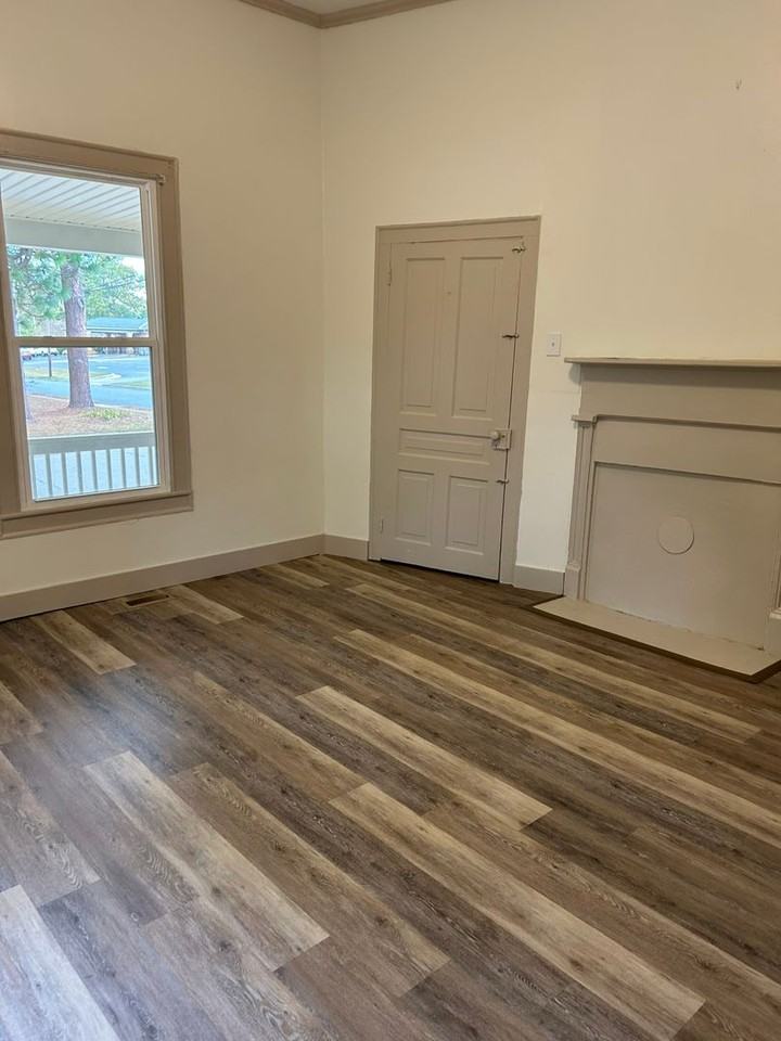 113 E Church St - Photo 6 of 7