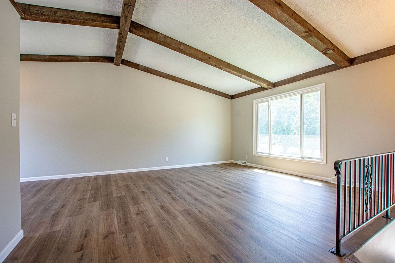 14440 Weir Cir - Photo 2 of 31