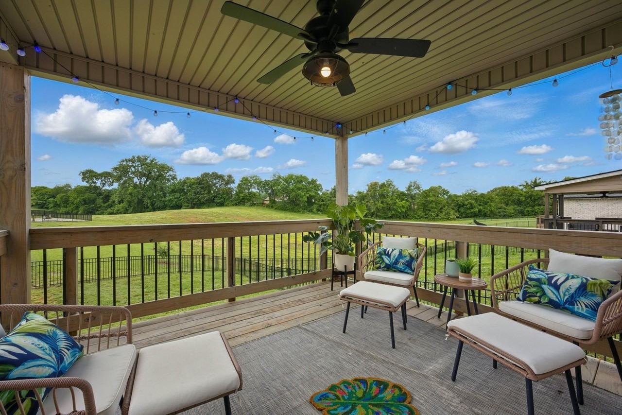 397 Frontier Dr - Photo 5 of 33