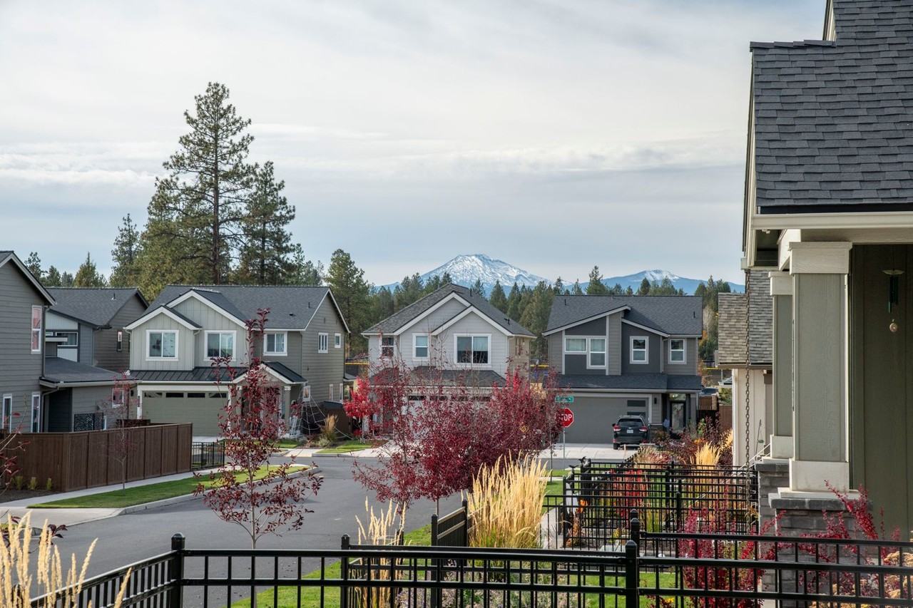 20852 Se Denver Dr - Photo 2 of 27