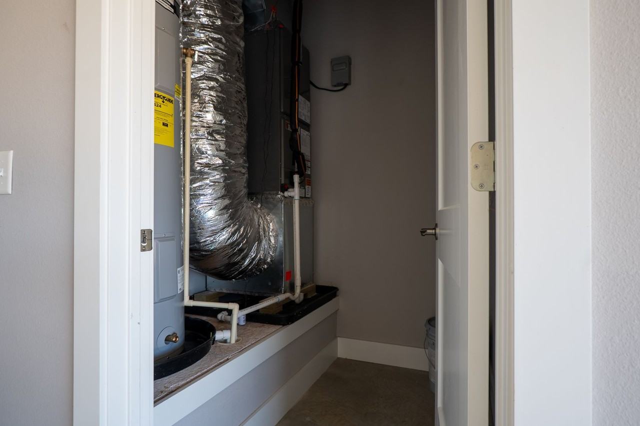 1735 Booker Circle - Photo 4 of 25