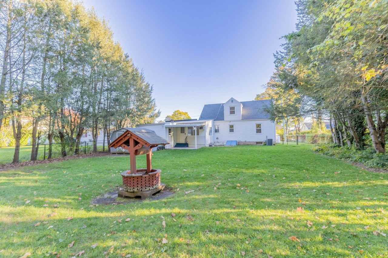 183 Thompson Rd - Photo 3 of 20