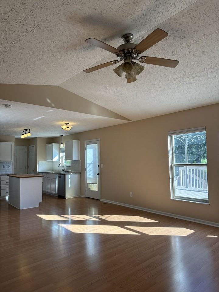 908 Portlock Dr - Photo 5 of 14