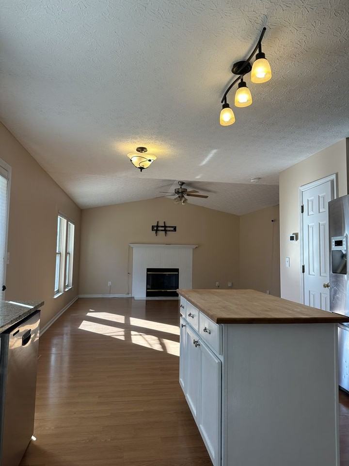 908 Portlock Dr - Photo 6 of 14