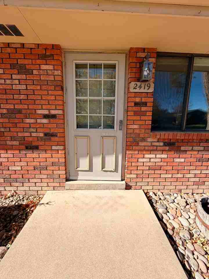 2419 Jewel St - Photo 2 of 50