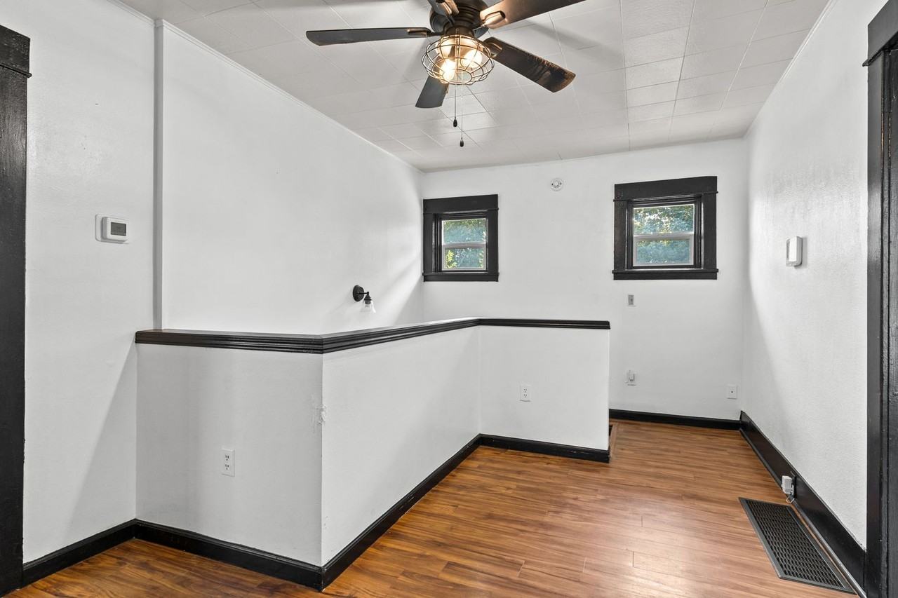 2624 East Boone Avenue - Photo 2 of 20