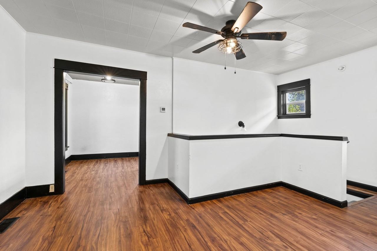 2624 East Boone Avenue - Photo 3 of 20