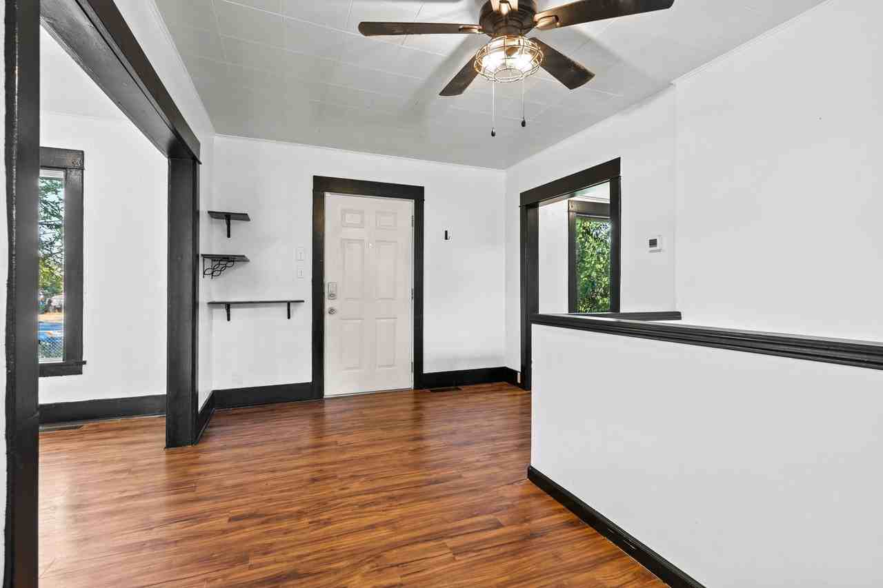 2624 East Boone Avenue - Photo 4 of 20