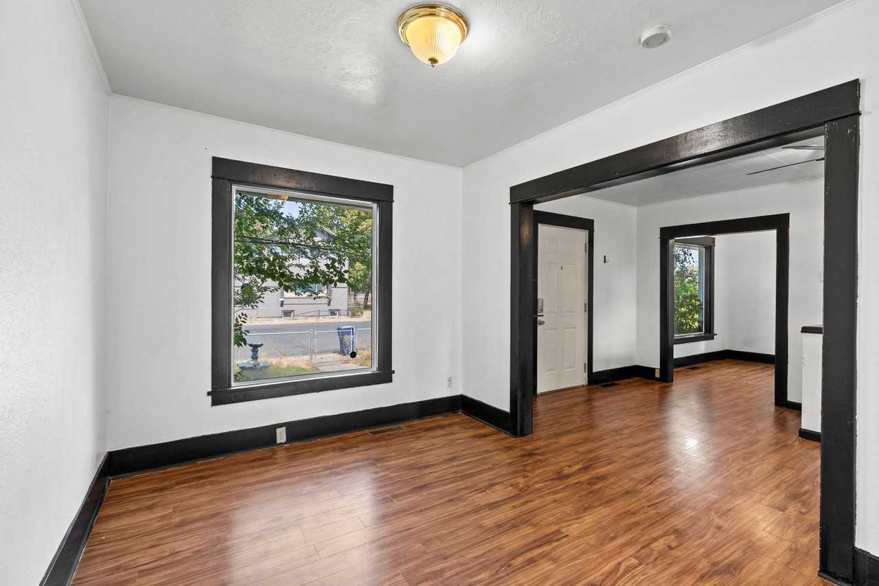 2624 East Boone Avenue - Photo 5 of 20