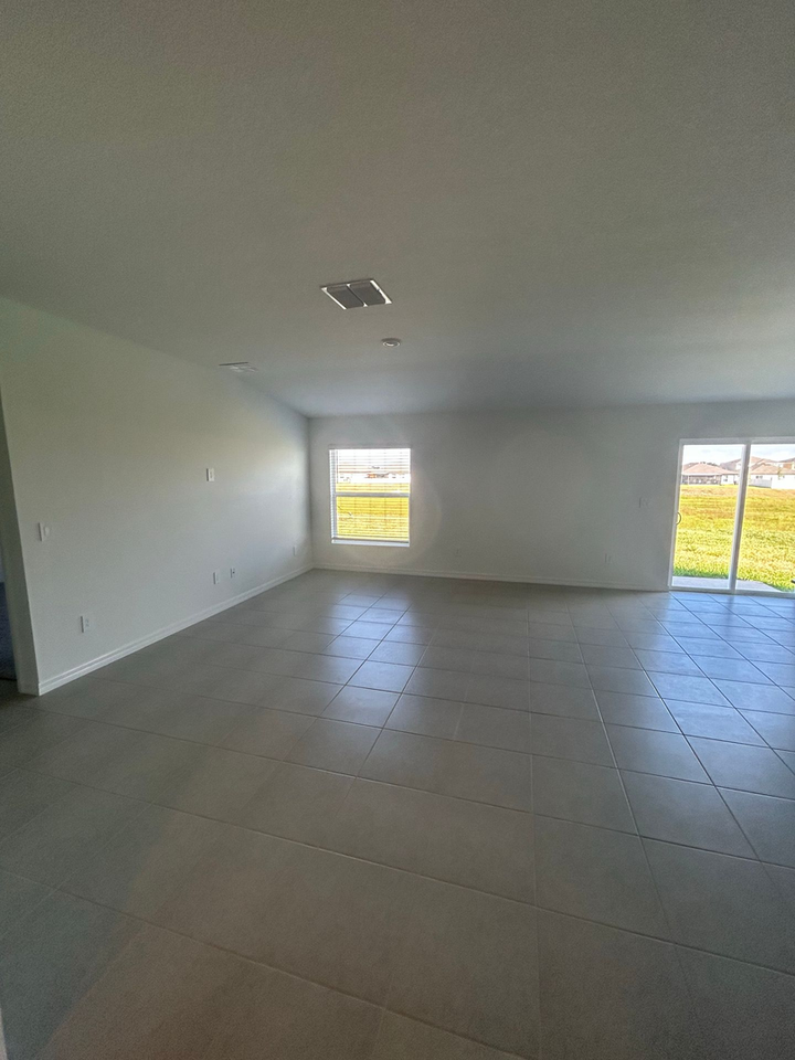 2113 Albatross Nest Dr - Photo 2 of 12