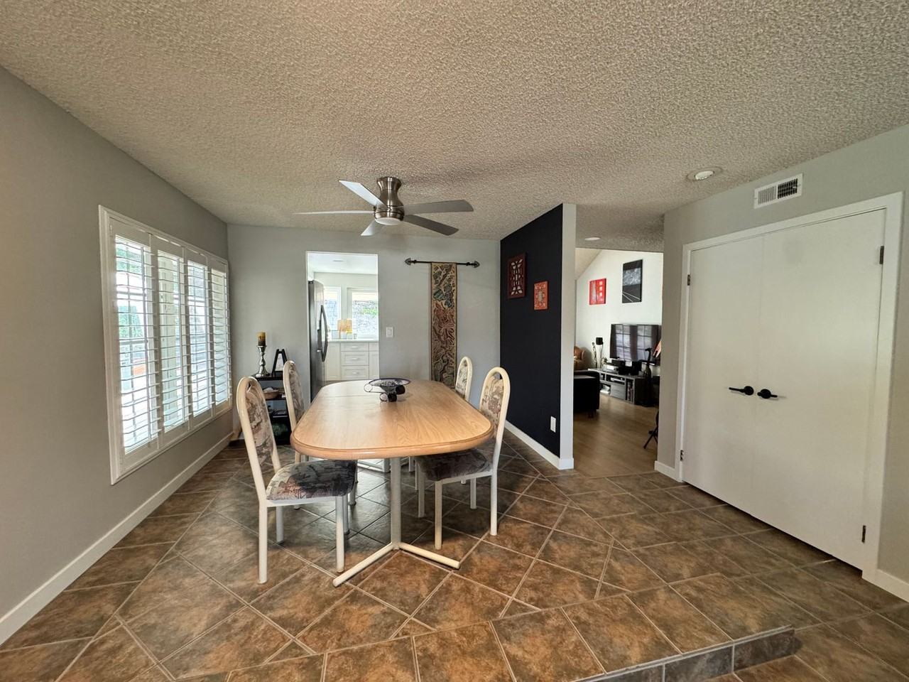 5443 Mantua Court - Photo 3 of 28