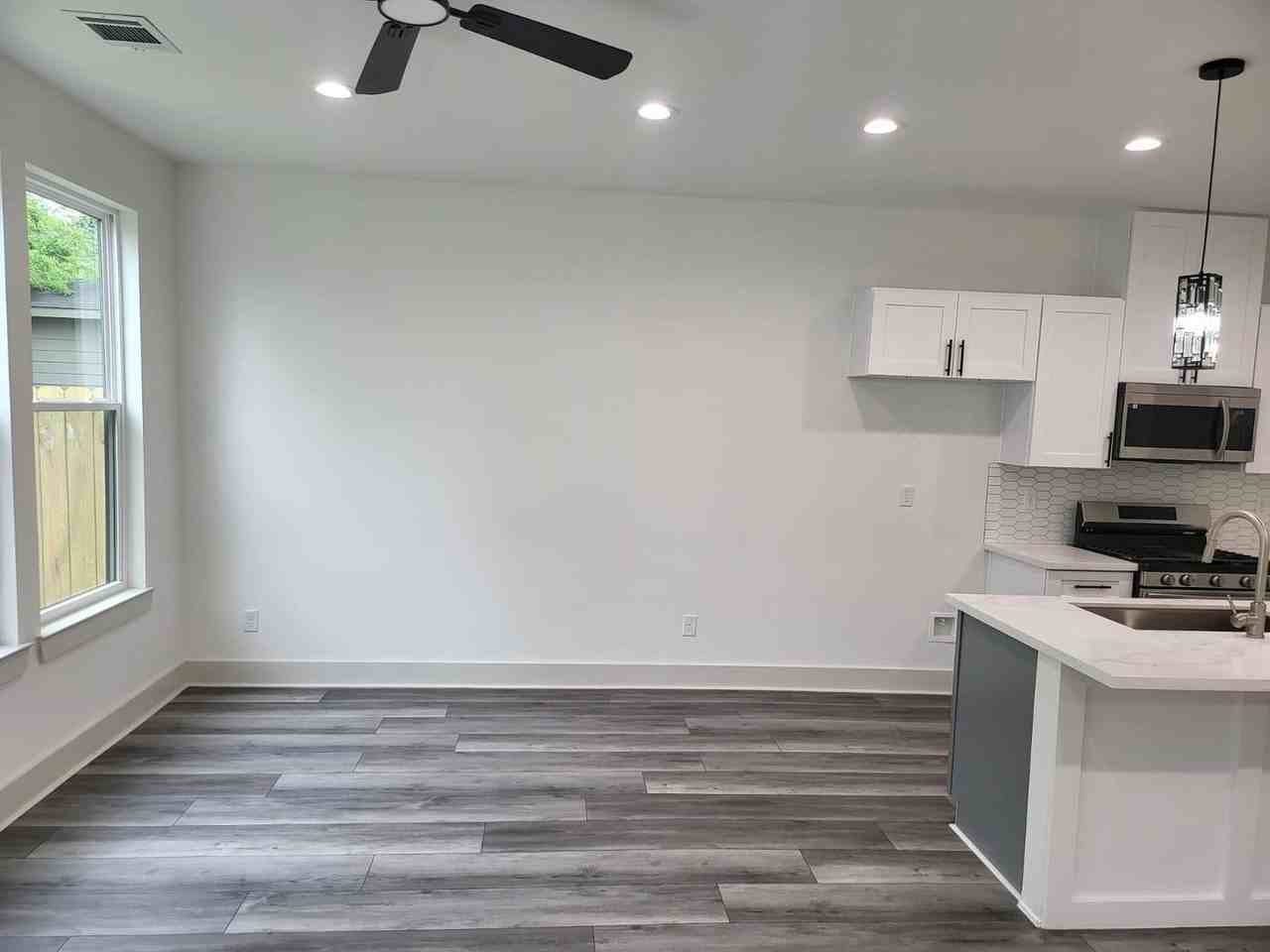 4618 Davenport St #A - Photo 4 of 19