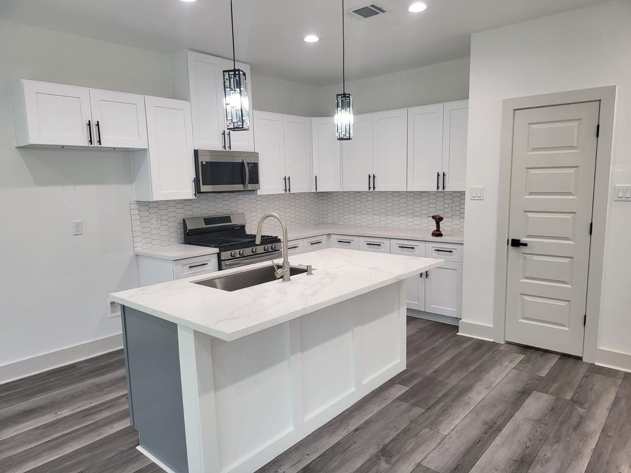 4618 Davenport St #A - Photo 7 of 19