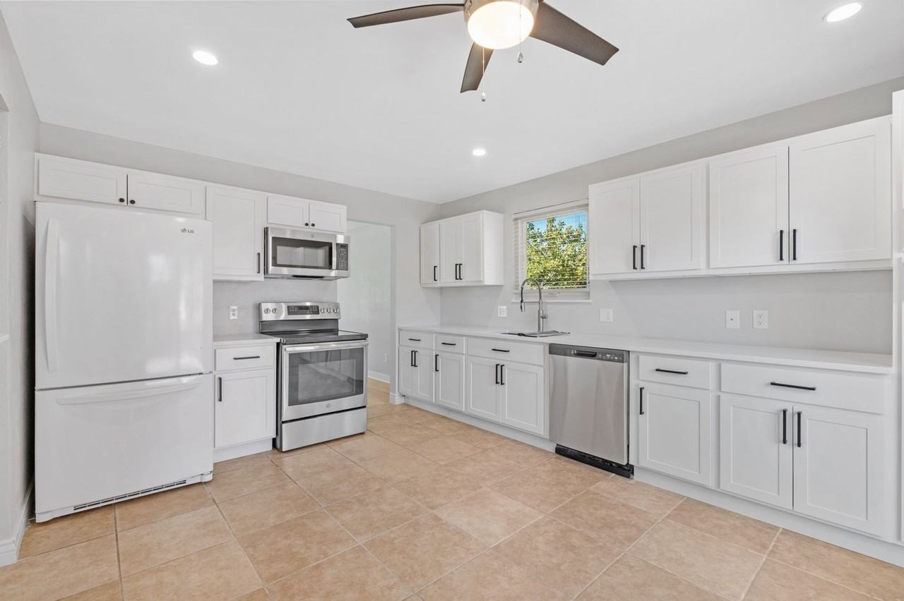 4558 S Laredo St - Photo 3 of 38