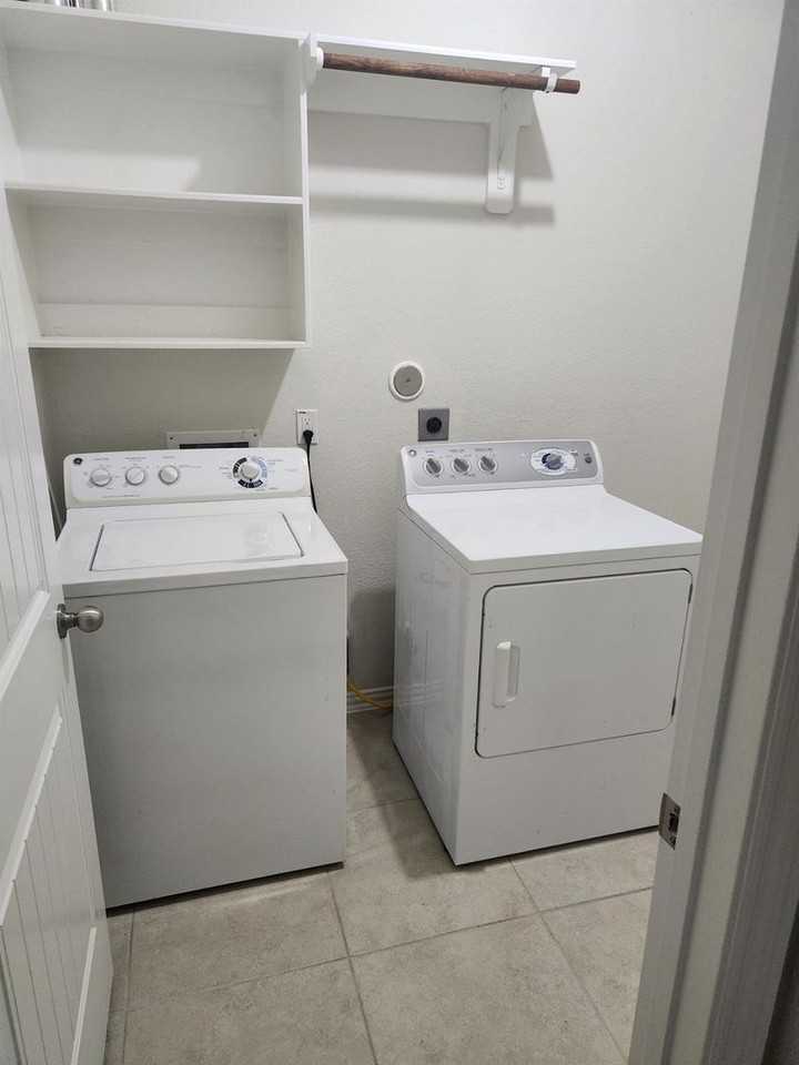 22303 Larch Grove Ct - Photo 2 of 20