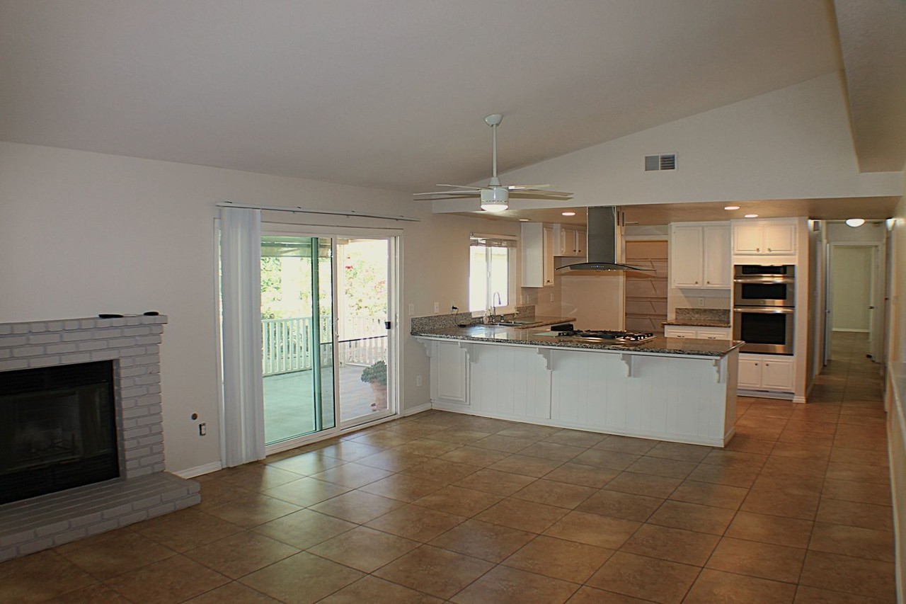 13669 Wilmot St - Photo 7 of 32