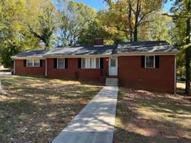 105 Glenwood Dr - Photo 1 of 1