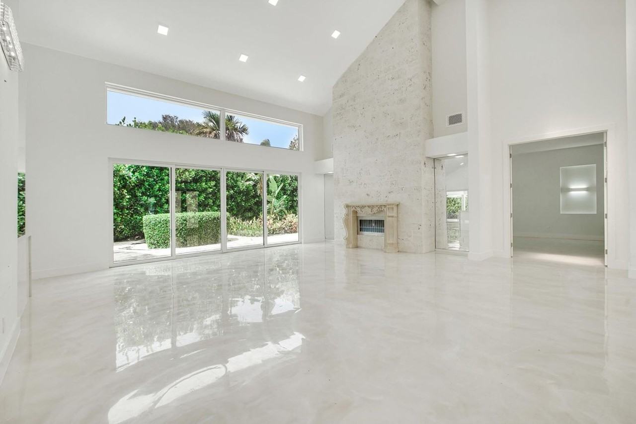 7351 Valencia Drive - Photo 4 of 33