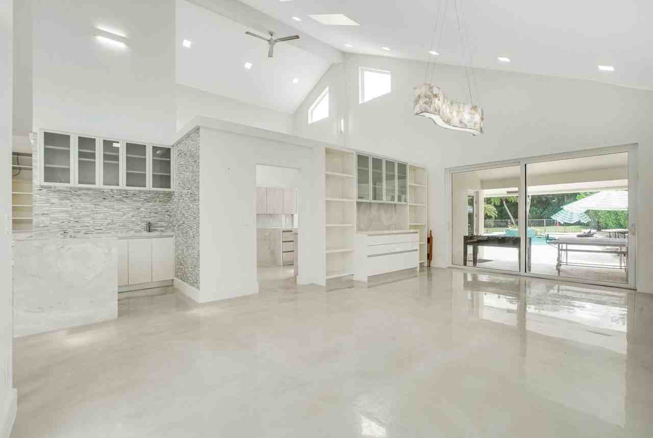 7351 Valencia Drive - Photo 6 of 33