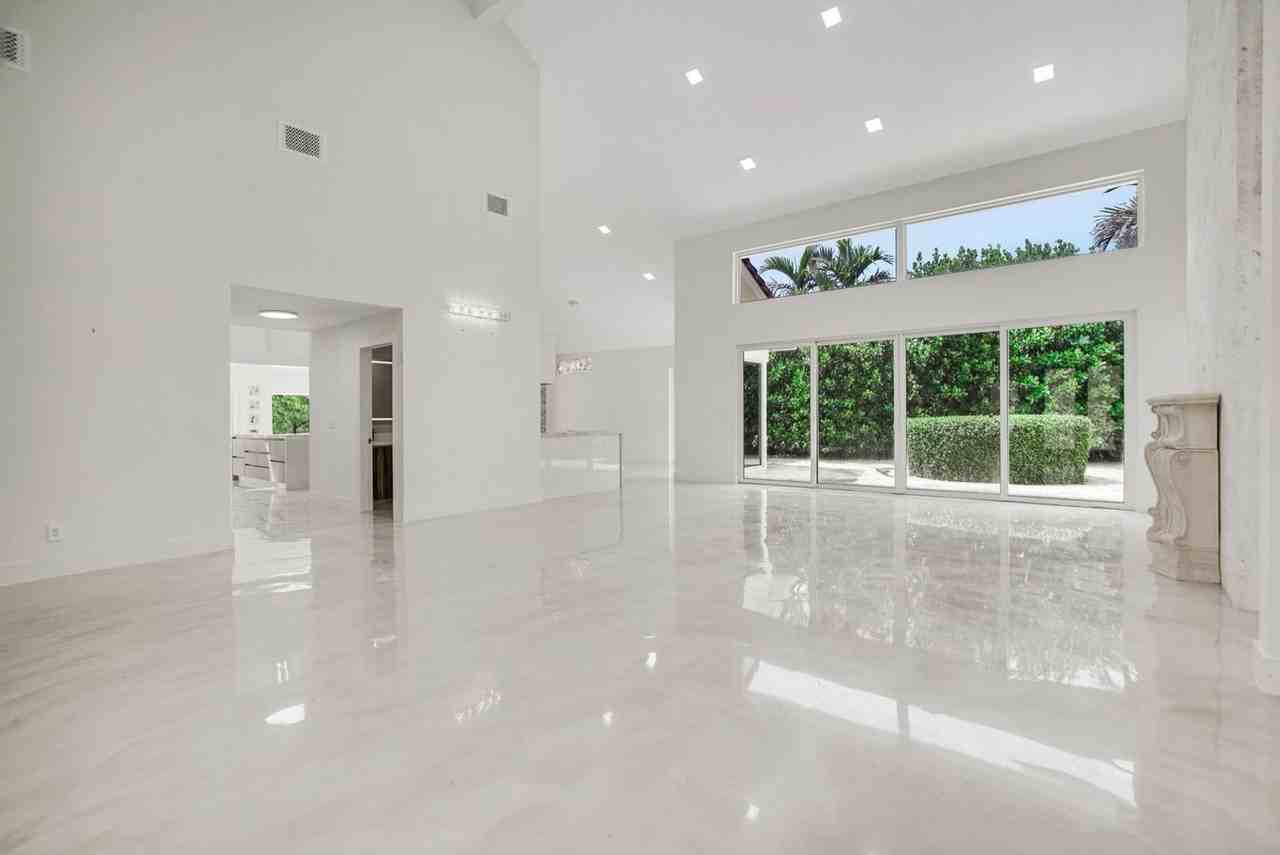 7351 Valencia Drive - Photo 7 of 33