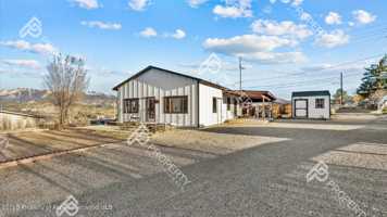 featured image of 450 E 10th St