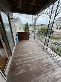 91 Glen St #2 - Photo 3 of 16