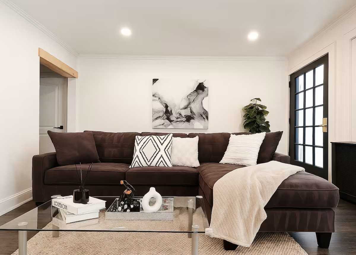 Hollywood Avenue - Photo 4 of 13