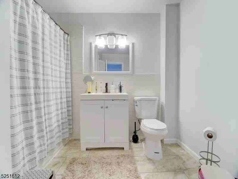 1210 Roselle St #NA - Photo 4 of 7