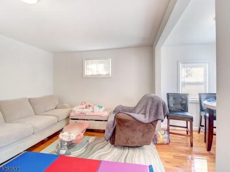 1210 Roselle St #NA - Photo 6 of 7