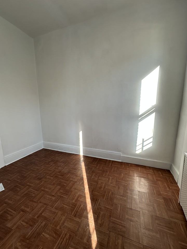 8811 Jamaica Ave #2 - Photo 3 of 7