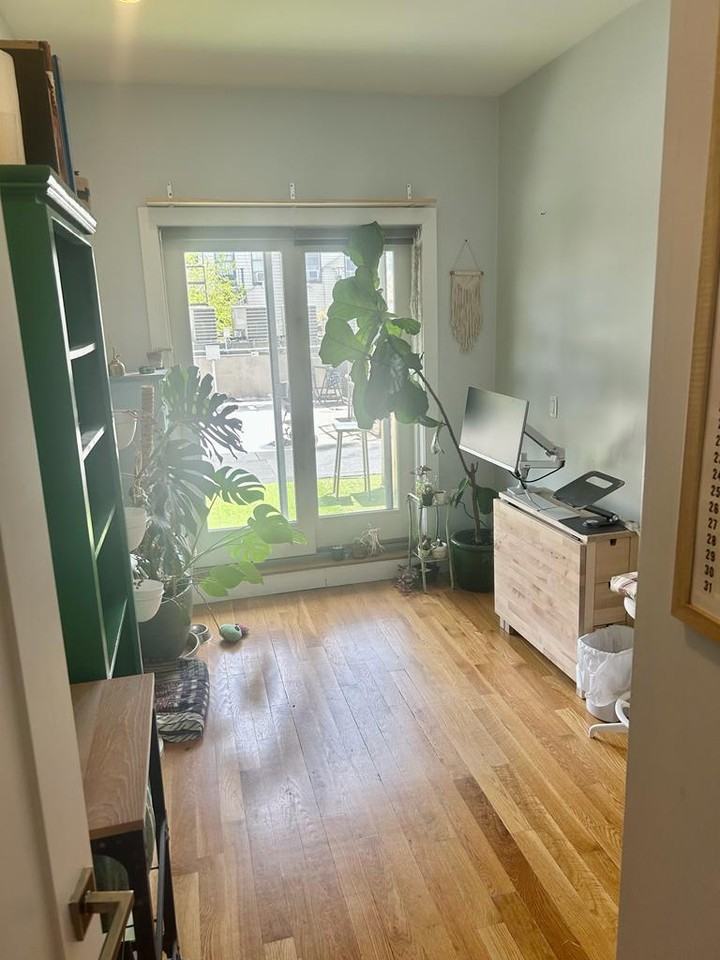 1120 Willoughby Ave #2R - Photo 7 of 22