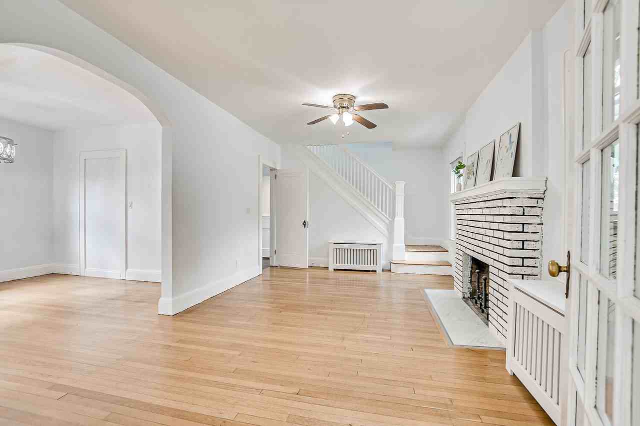 364 Brightwood Ave #NA - Photo 3 of 24